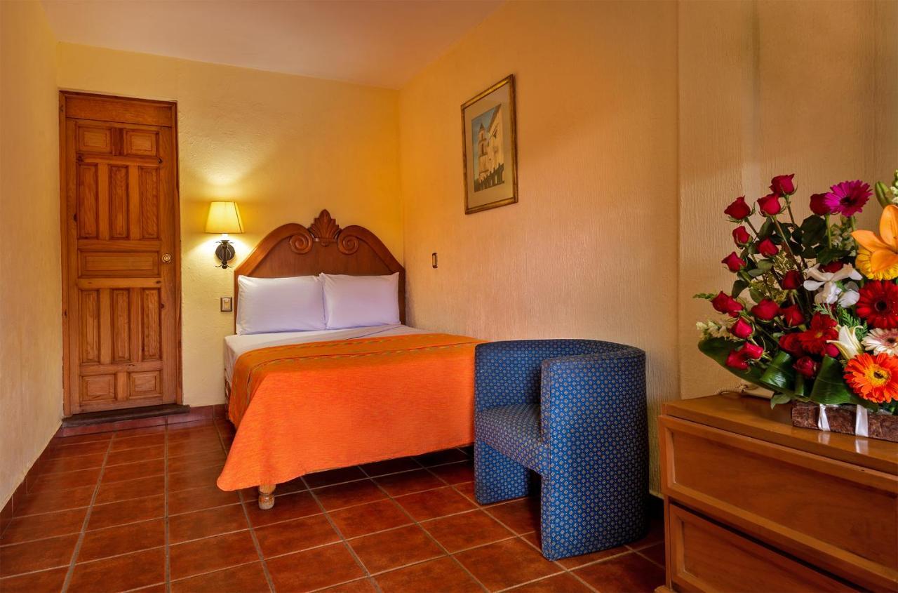 Hotel La Parroquia Pátzcuaro Buitenkant foto